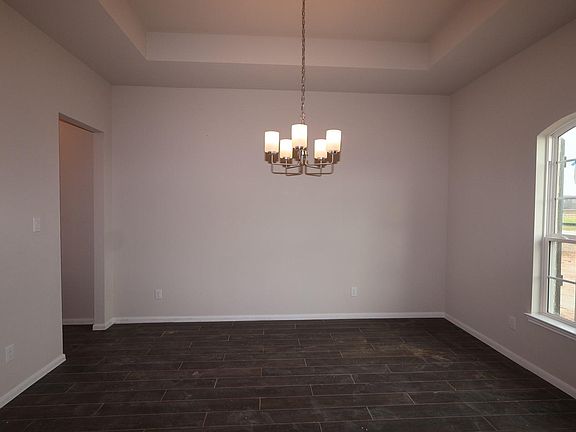 3rd image of 5017 Bluebell Way