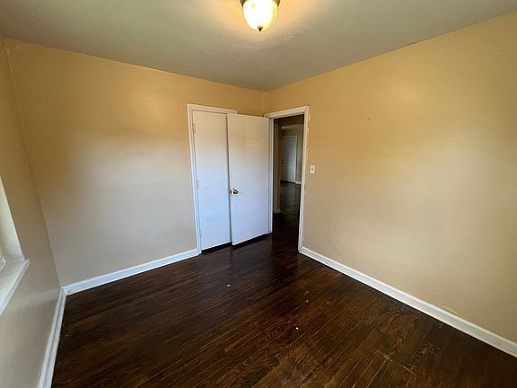 5th image of 202 E Bruce Ave #4
