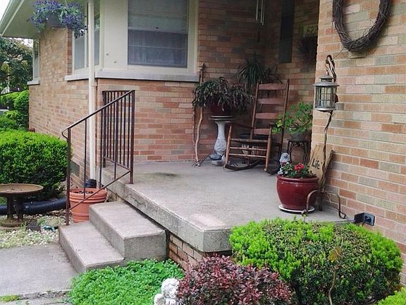 3rd image of 6220 Hayes St