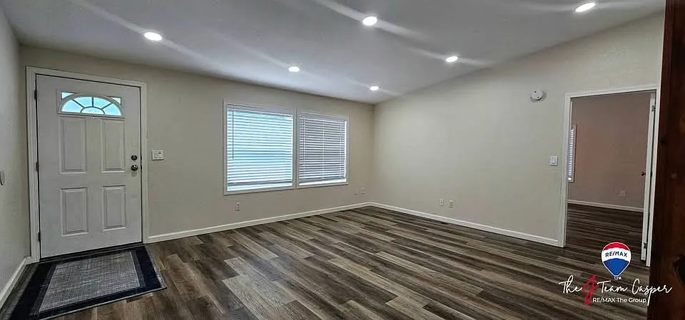 3 bed, 1408 sqft, $1,800 — Photo 3