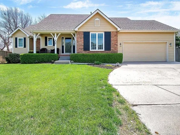 944 N White Tail Cir, Wichita, KS 67206