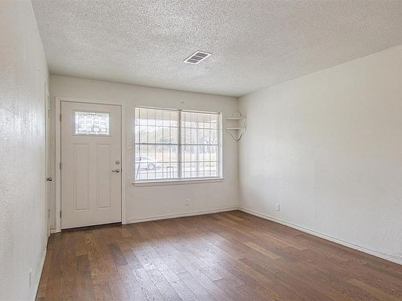 5th image of 106 Palm Oak Dr