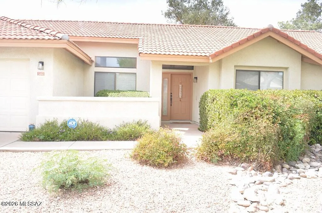 3 bed, 2.0 bath, 1573 sqft, $2,195 — Photo 1