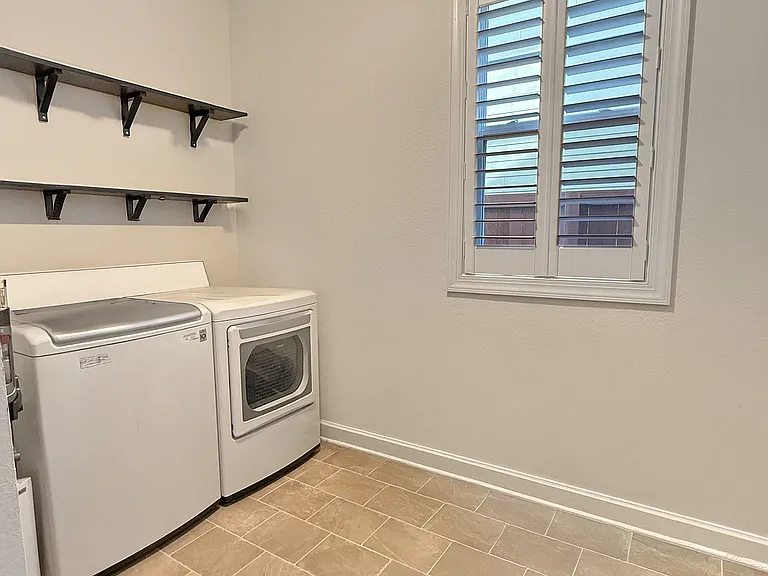 Laundry /mud room near kitchen/garage door entry