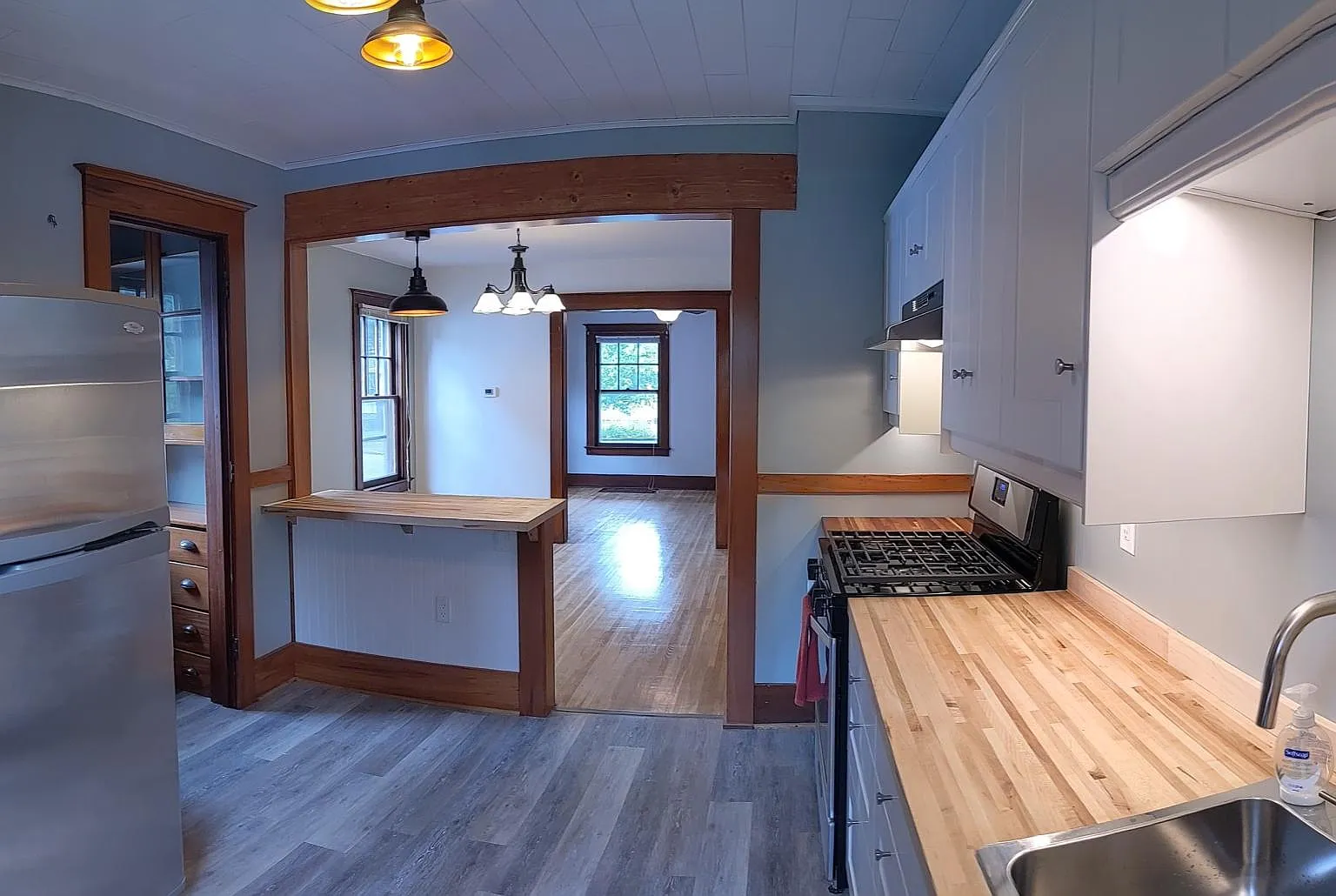 3 bed, 1420 sqft, $2,250 — Photo 2
