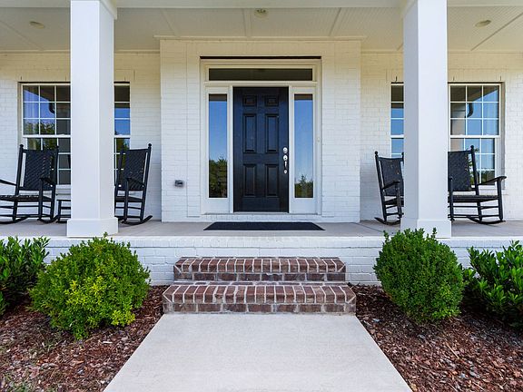 3rd image of 627 Riverdene Dr