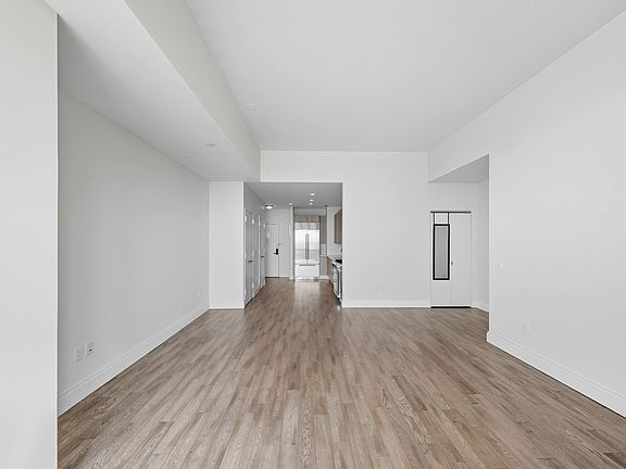 5th image of 1501 Voorhies Ave #21E