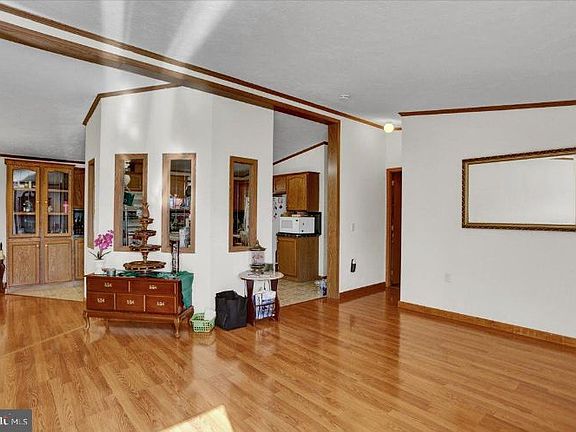 5th image of 11 Doe Ct