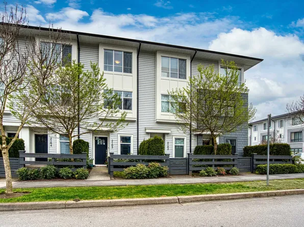 18530 Laurensen Pl #2103, Surrey, BC V4N 6R8