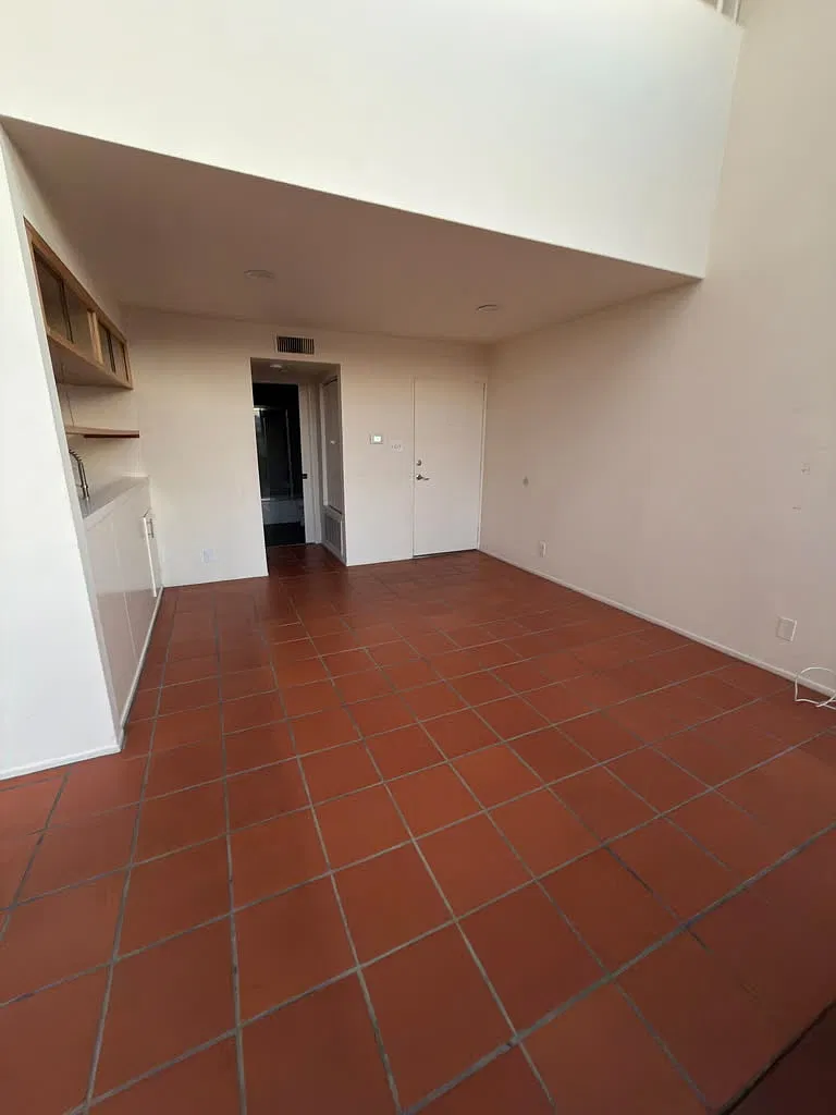 2 bed, $5,500 — Photo 1