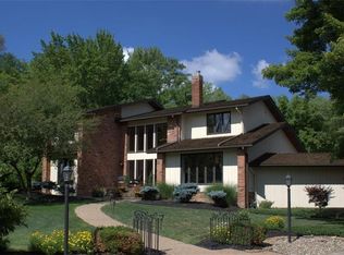 12 Hunting Hollow Dr, Pepper Pike, OH 44124