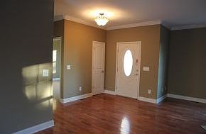 5th image of 1302 College Hts