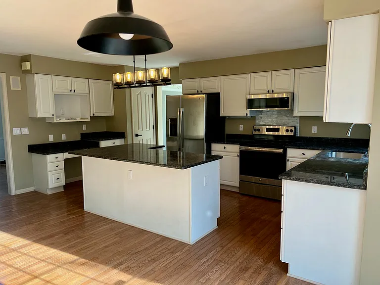 16185 Country Knoll Dr — Photo 6