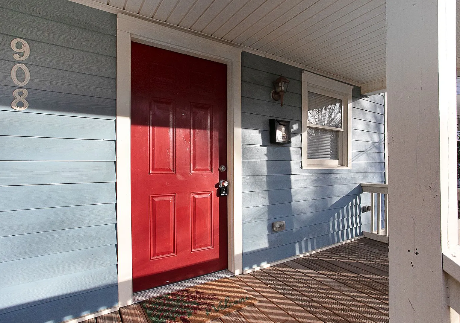 908 Onslow St — Photo 1