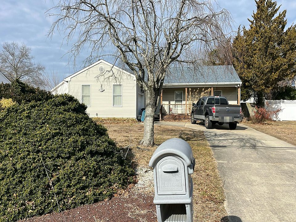 1st image of 242 Atlantis Ave