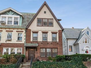 201 Ascan Ave, Forest Hills, NY 11375