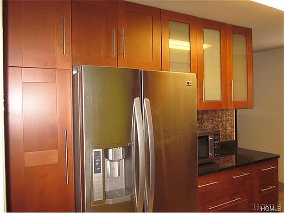 4th image of 10 Franklin Ave APT 6F