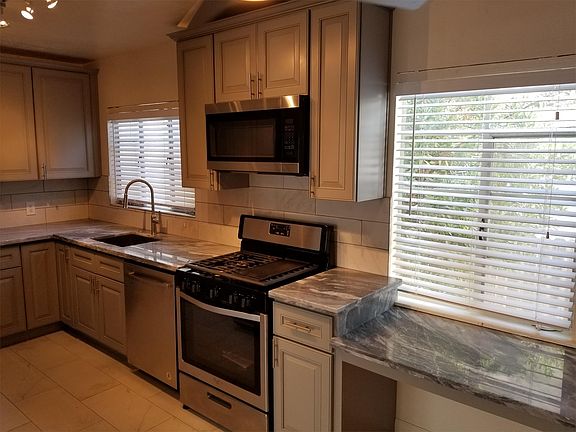 2nd image of 2515-9 S St #11537394
