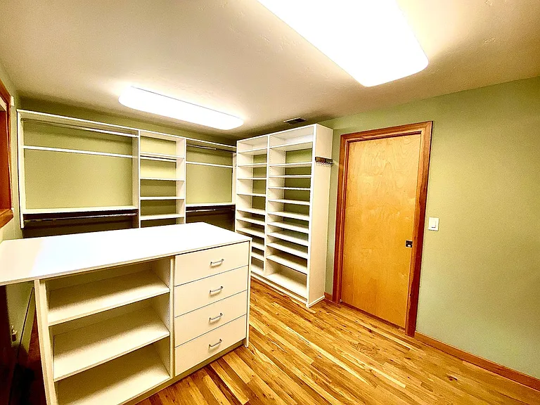 306 E Curling Dr — Photo 47