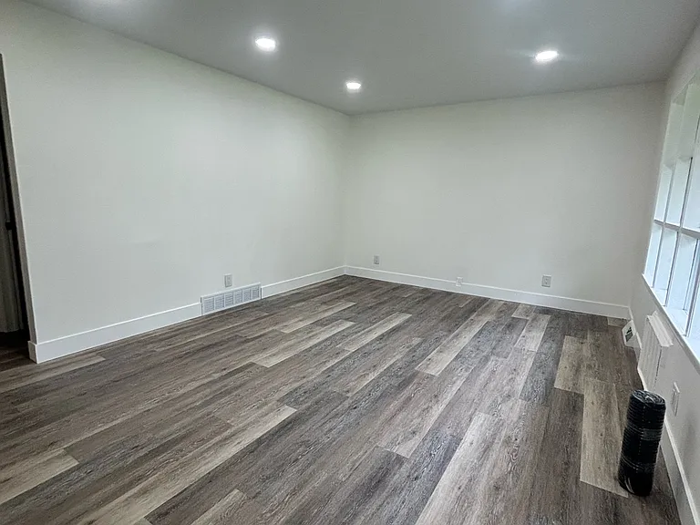 1015 Furman St — Photo 7