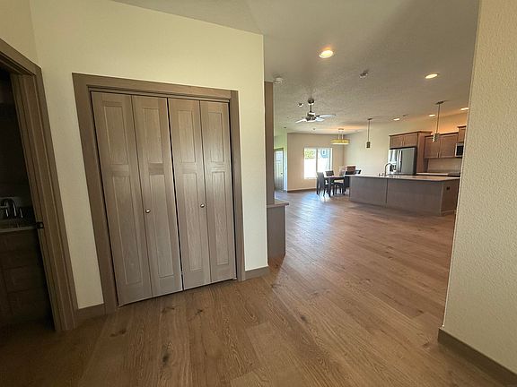 2nd image of 435 Autumn Ln Unit 5