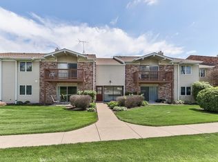 1121 Hinswood Dr #105, Darien, IL 60561