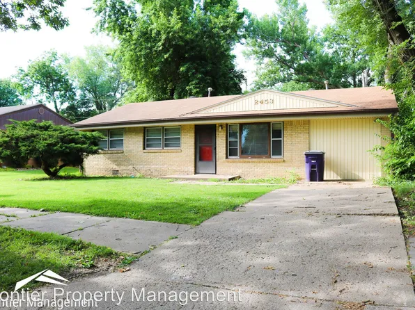 2453 Himes Rd, Manhattan, KS 66502