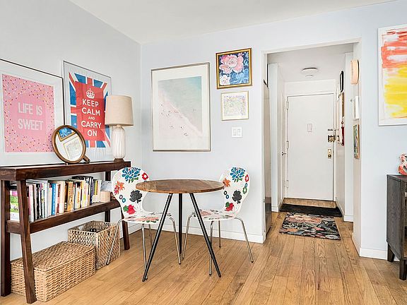 4th image of 32 Gramercy Park S APT 7E