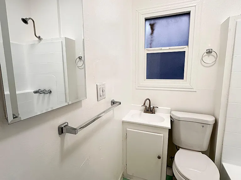 1325 Hope Street — Photo 3