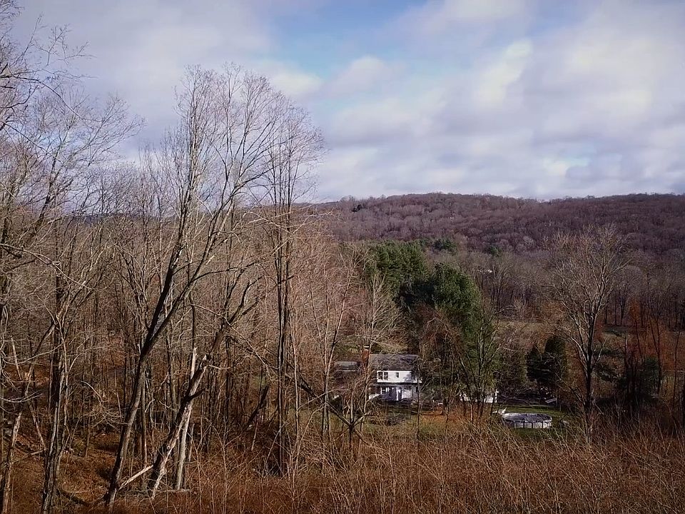 2nd image of 286 Umpawaug Rd