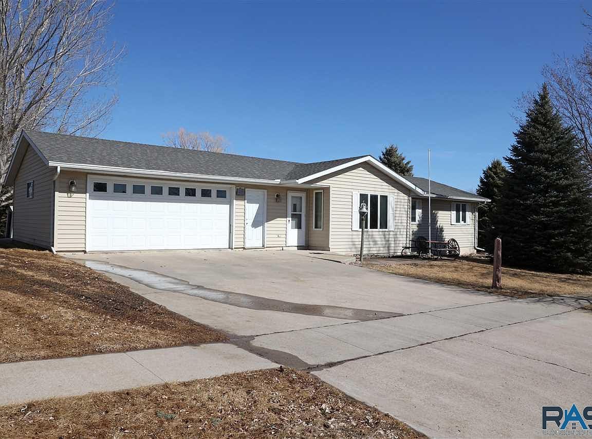 504 W 7th St, Dell Rapids, SD 57022 | Zillow