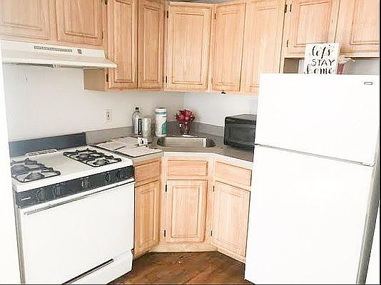 1st image of 27 W 131st St