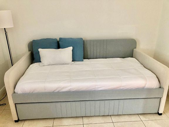 3rd image of 1247 SW 46th Ave APT 1311
