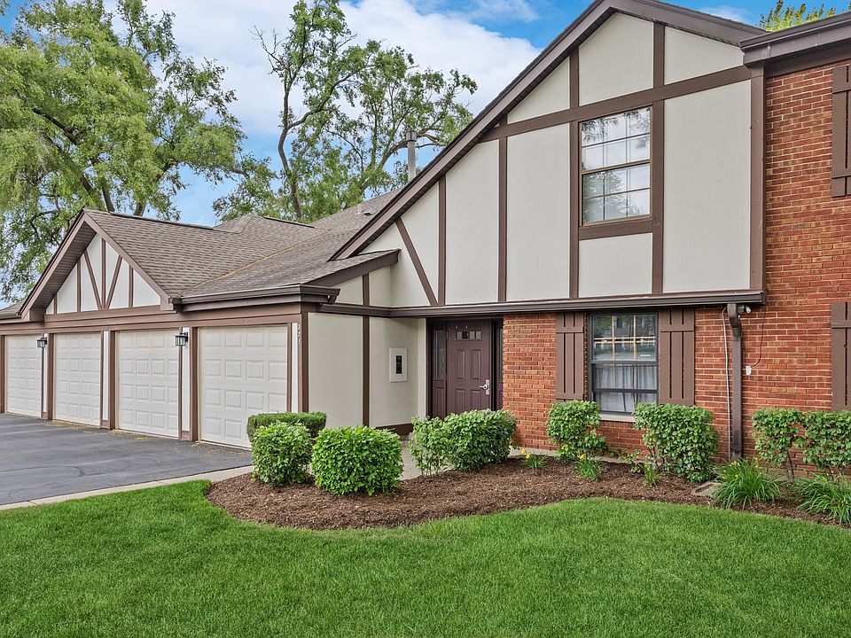 1st image of 321 Woodbury Ct APT D1