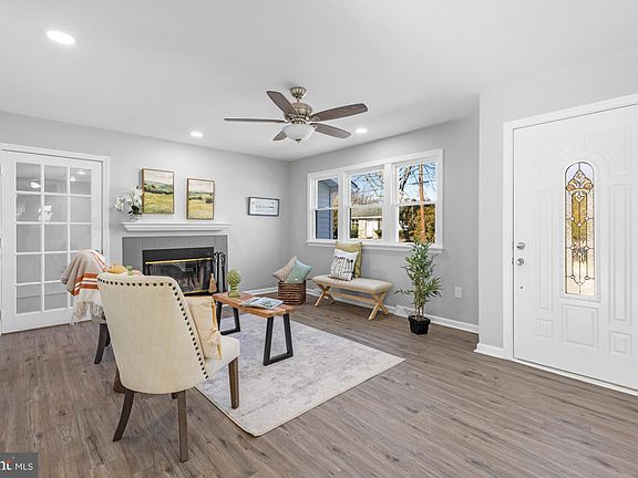 4th image of 227 Juniper Ave
