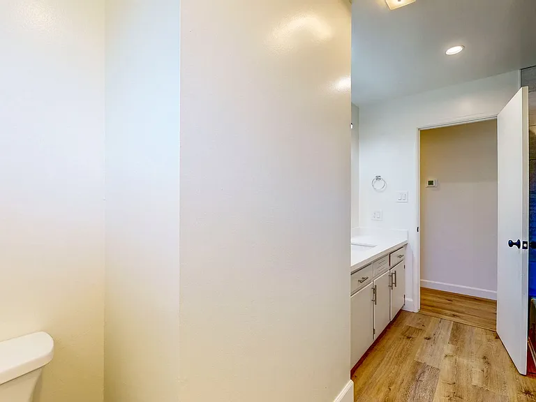 1925 Leafgreen Dr — Photo 31