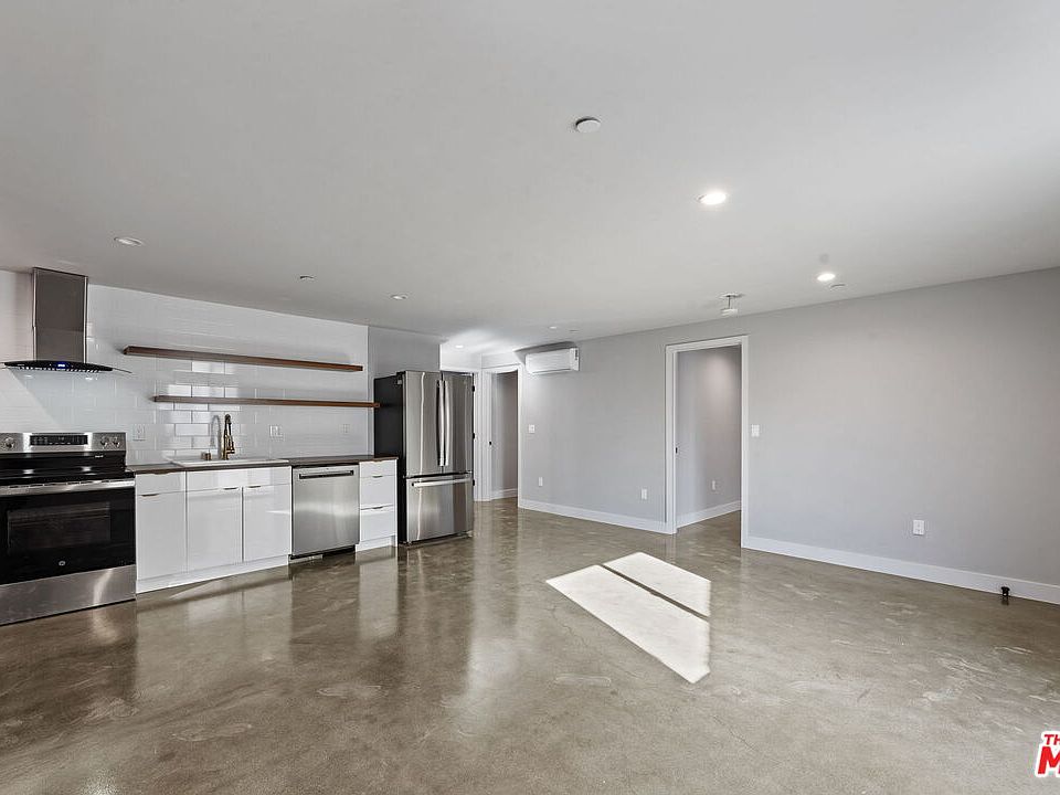 1st image of 919 1/2 N Benton Way