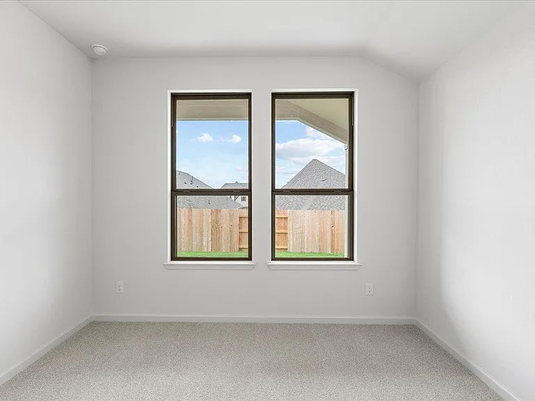 154 Blackborrow Dr — Photo 27