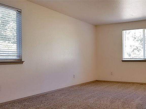 5th image of 1044 Grant St SW