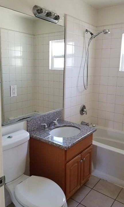 2nd image of 10642 Chestnut St