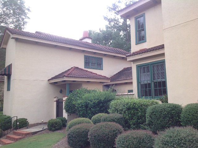 1st image of 1410 Club Dr #6