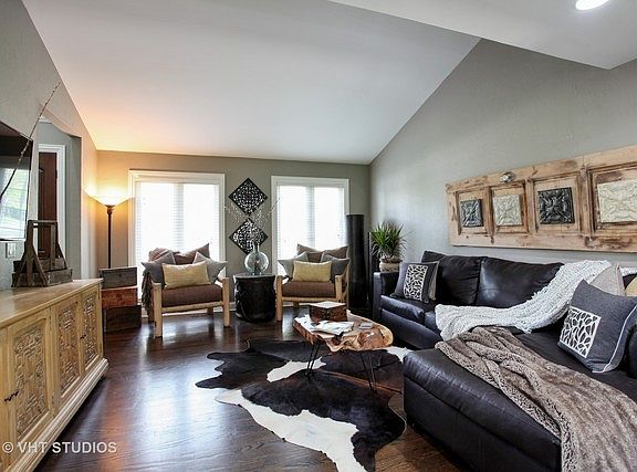 3rd image of 3073 Parkside Dr