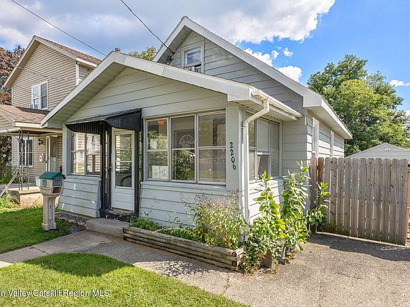 4th image of 2206 William Street