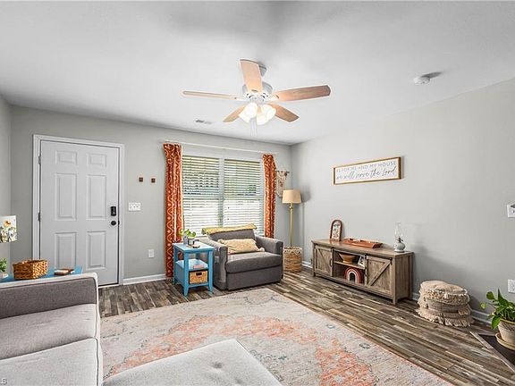 3rd image of 4136 Duck Pond Ct