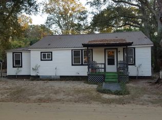 8 Twin Oaks Dr, Tifton, GA 31794