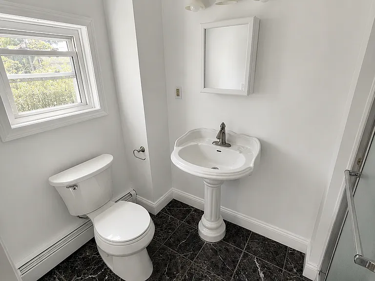 29 Eton Ave — Photo 13
