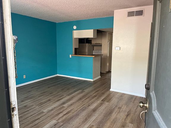 4th image of 1043 Shook Ave #G