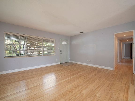 3rd image of 640 Roberta Ave