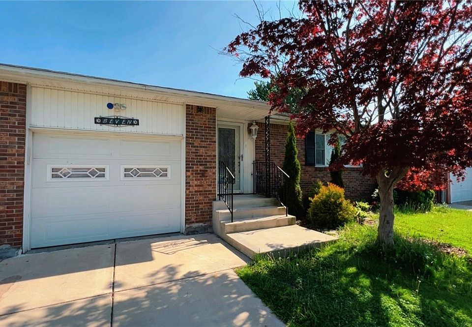 1st image of 7 E Rouen Dr