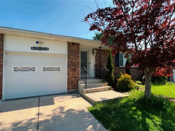 7 E Rouen Dr, Buffalo, NY 14227